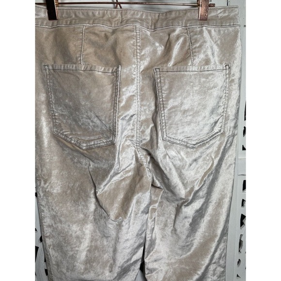Free People Sweet Jane Women’s Champagne Mid Rise Velvet Jeans Size 31 - Picture 8 of 11
